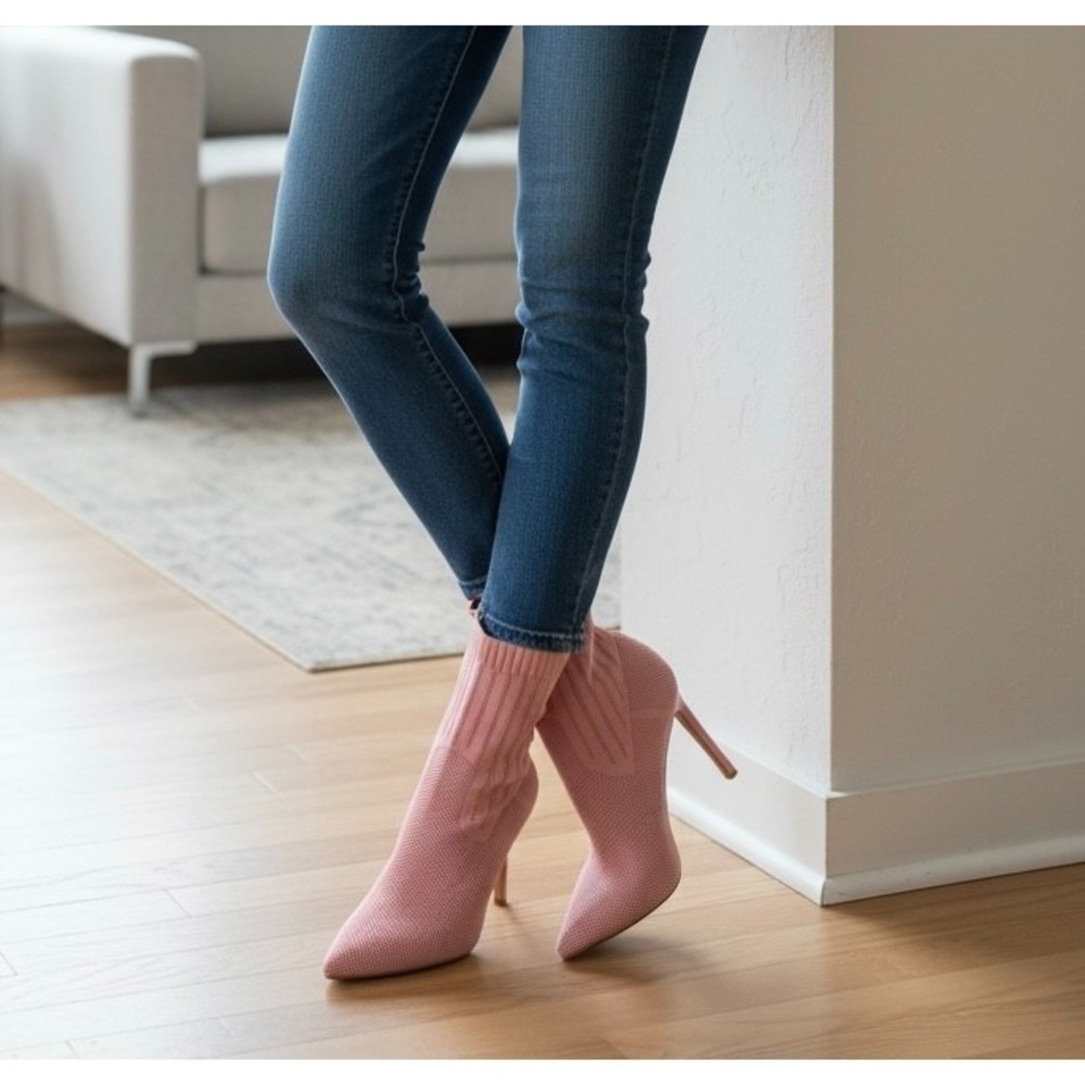Steve Madden Discreet Pink Knit Sock Boot 9.5 Stiletto Y2K Barbie Hyper Feminine